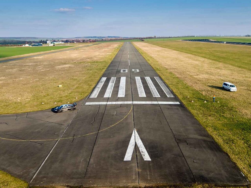 Vliegveld airport Santa-Susanna